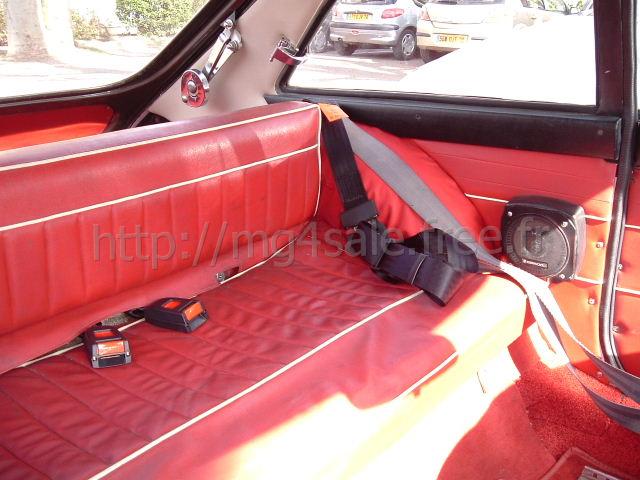 rear seatbelts on the MG B GT